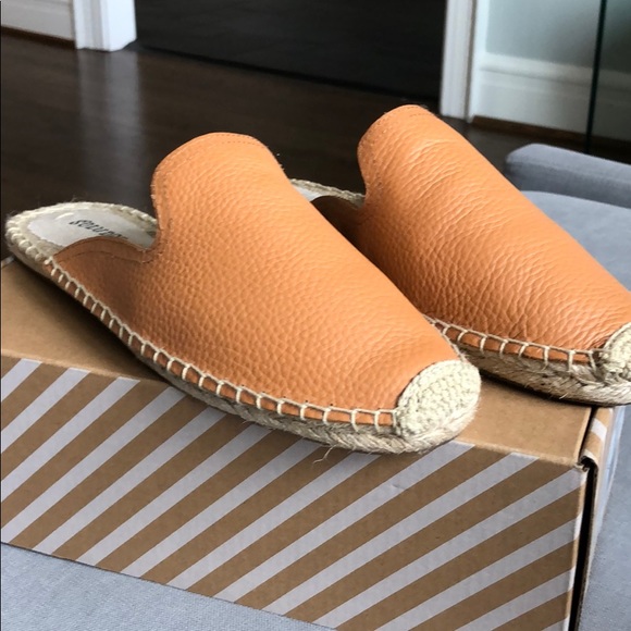 soludos tumbled leather mule